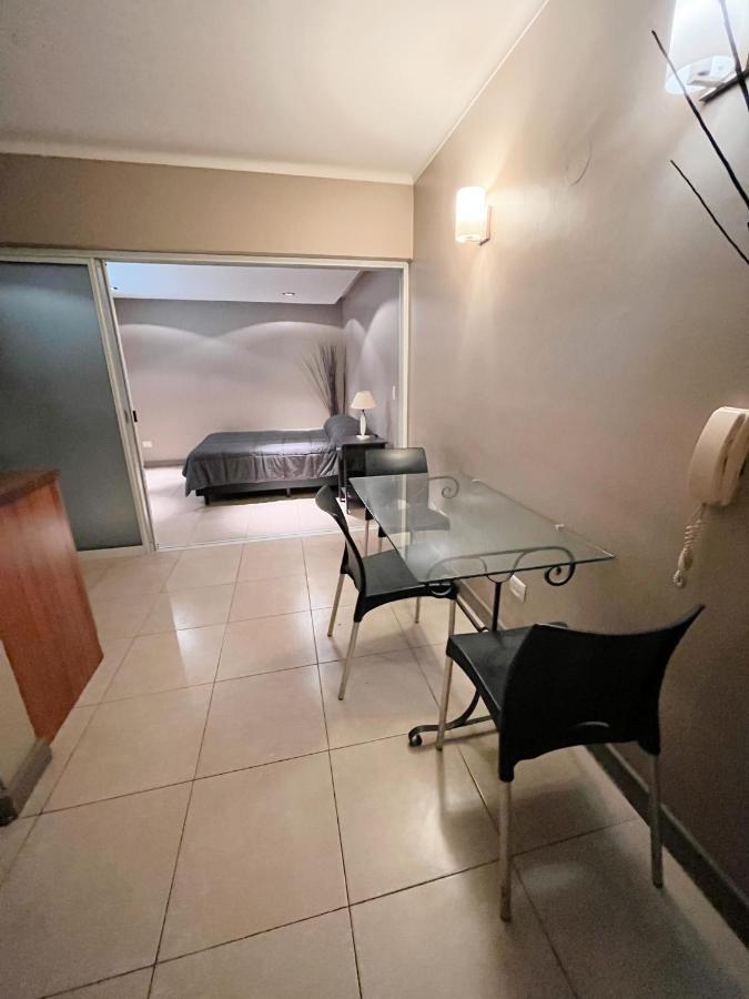 Departamentos Mitre Apartment เมนโดซา ภายนอก รูปภาพ